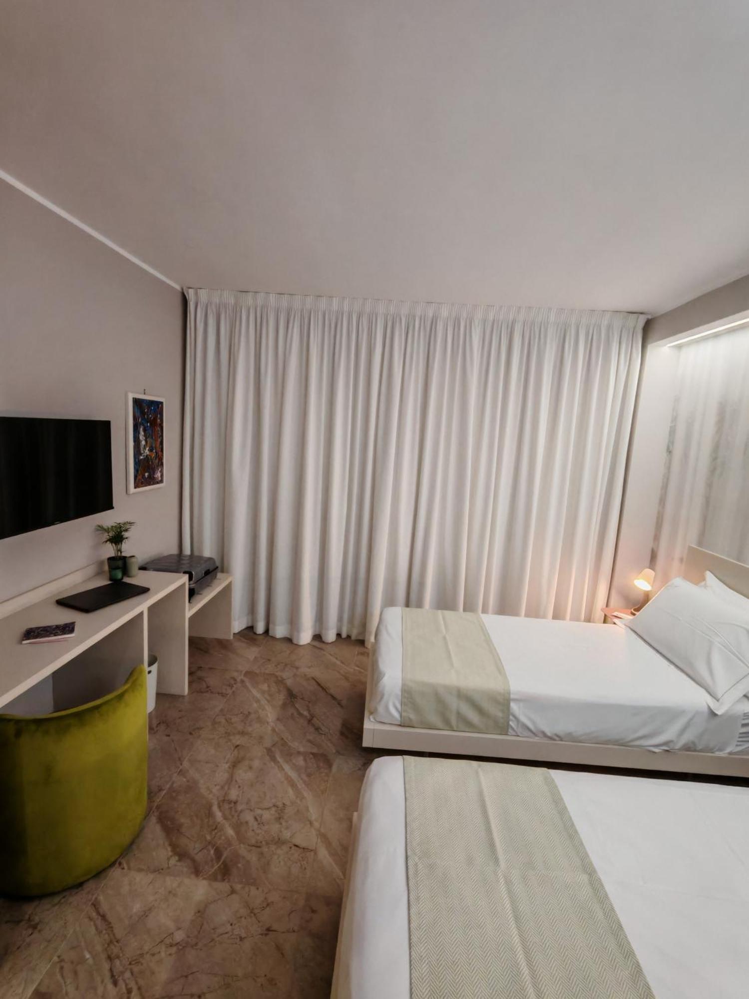 Bed & Breakfast Effe4 Lovely Bari